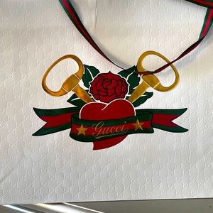 Iconic shopping bags